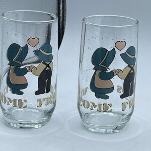 Set of 2 Anchor Hocking “Welcome Friends”Amish Girl & Boy glasses.